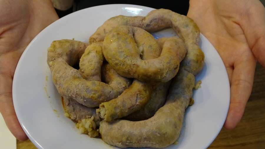 Mumbar dolması vatandaşın yoğun ilgisini görüyor 