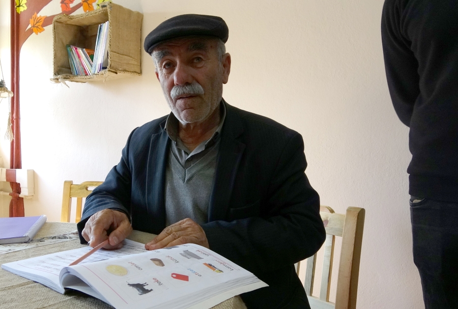40 yıldır ehliyetsiz araç kullanan sürücü ceza kesilince okuma seferberliğine başladı