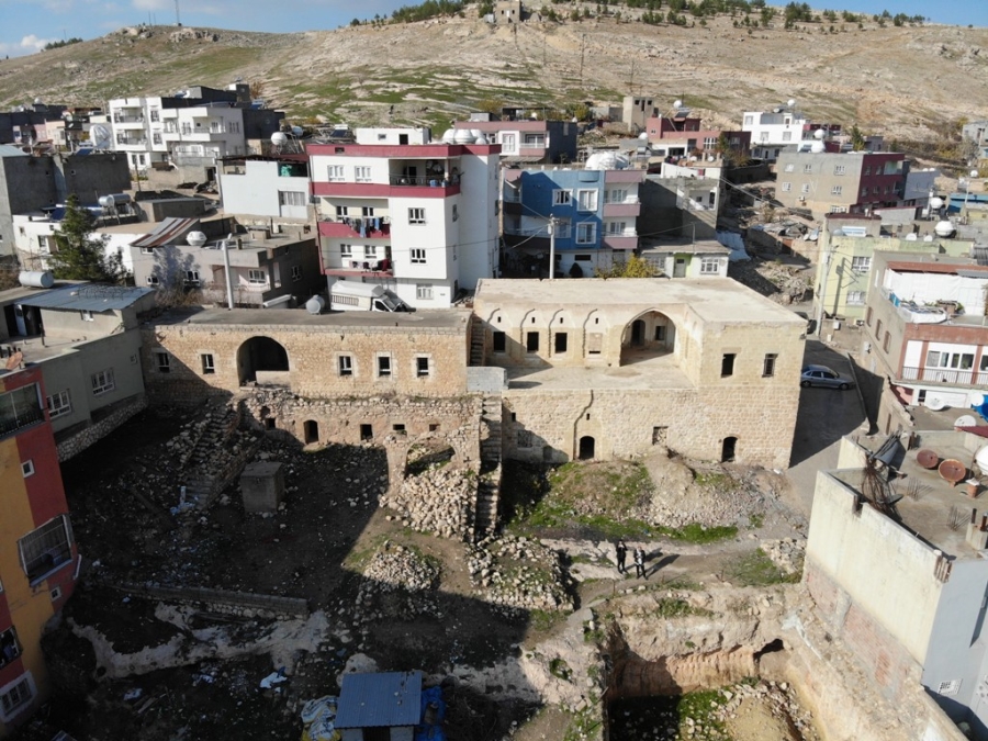 500 yılık konak beton binalar arasında kayboluyor 