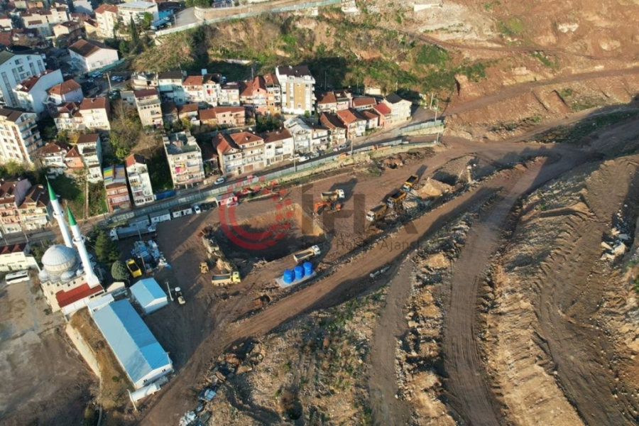 Kentsel dönüşüm için kazılan alandan tarihi mezar çıktı