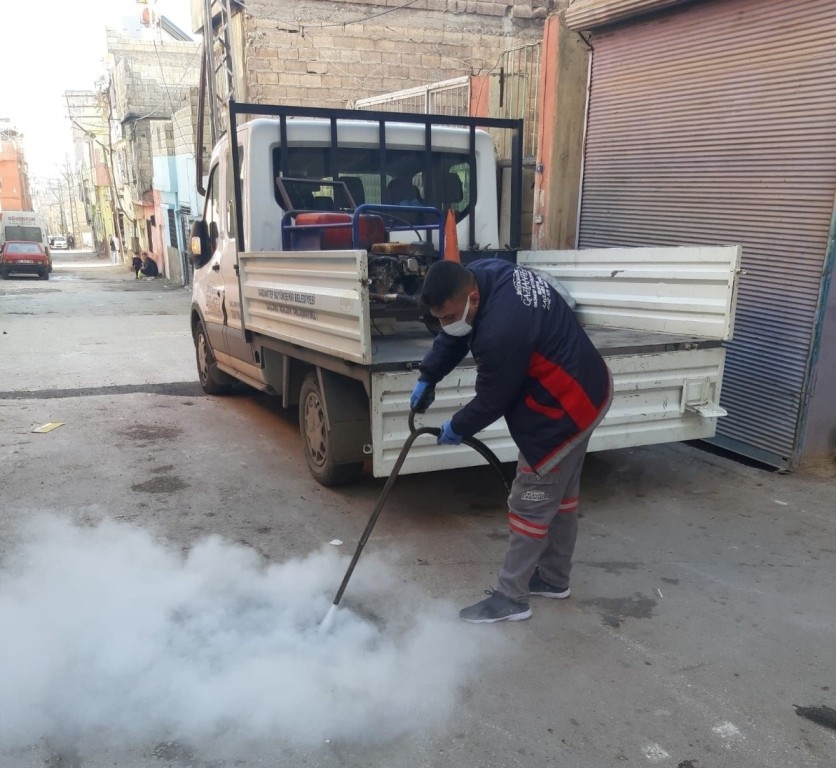 Büyükşehir, haşerelere karşı ilaçlama çalışmalarını sürdürüyor 