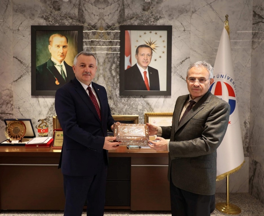 Moldova Büyükelçisi Croıtor, GAÜN’de iş birliklerini ele aldı 