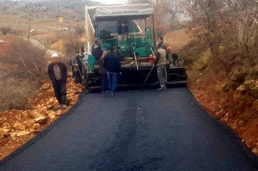 Gölbaşı Belediyesi asfalt çalışmasını sürdürüyor 