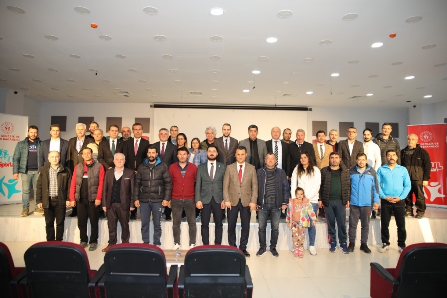Okul sporları değerlendirme toplantısı yapıldı 