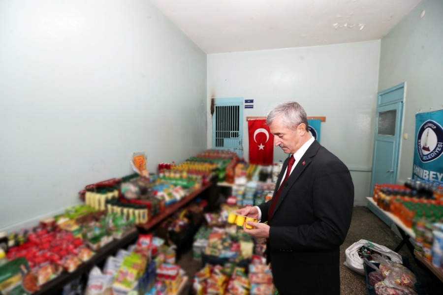 Şahinbey’de tarihi geçmiş 3 bin 574 ürün ele geçirildi 