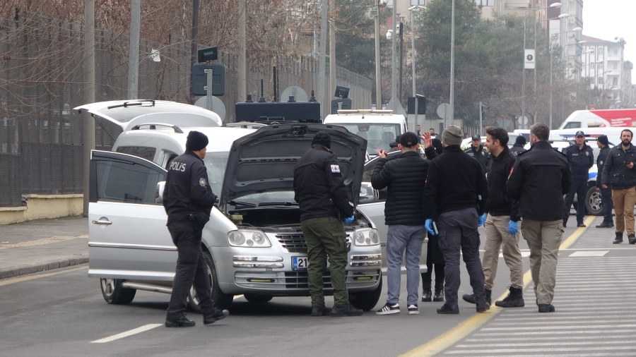 El frenini çekmeyi unutan sürücü, bomba uzmanlarını harekete geçirdi