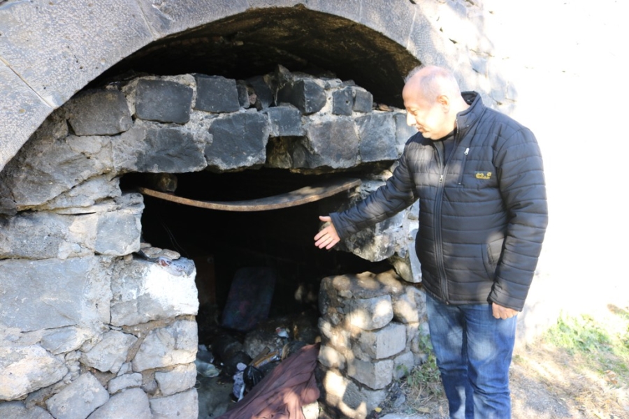 UNESCO Dünya Kültür Mirası Listesi'ndeki Diyarbakır surlarının içi çöplükle dolu