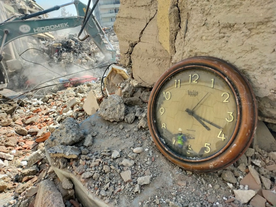 Deprem bölgesinden Bursa'ya dönen ekipten çarpıcı fotoğraflar