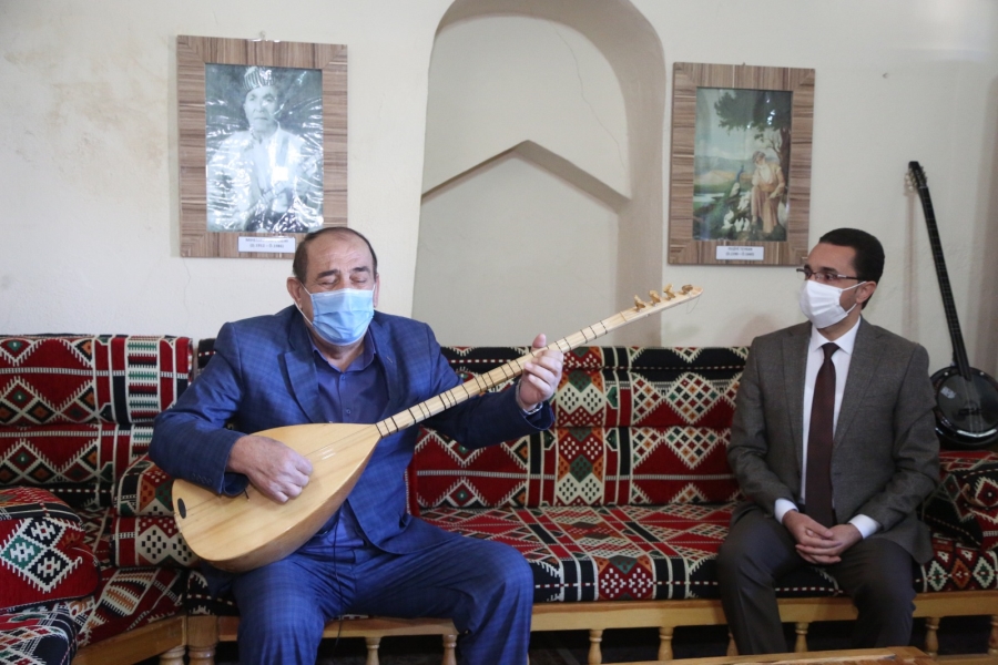 ASKER CIZİRİ’NİN FOTOĞRAFI, ÖLÜMSÜZ DENGBEJLERİN ARASINA KONULDU
