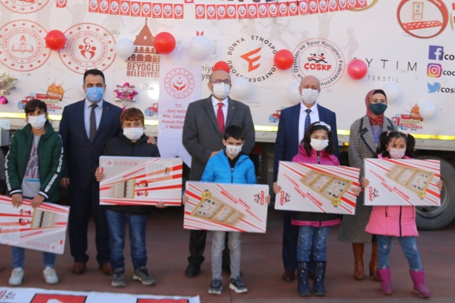 Hediye Karavanının 11'inci durağı Siirt oldu