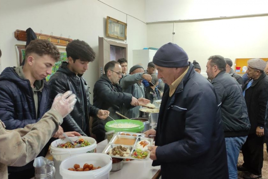 Bu köyde 5 yıldır tek iftar sofrası kuruluyor