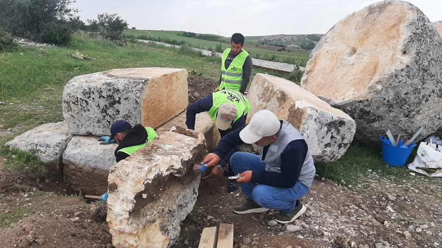 Tokalaşma sütunu yeniden ayağa kaldırılıyor