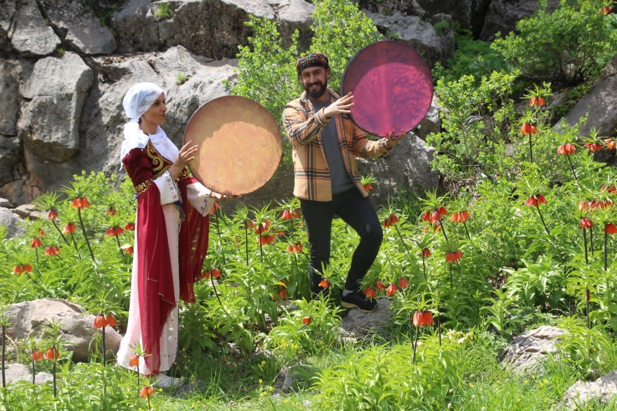 'Ağlayan gelinler' görsel şölen oluşturdu
