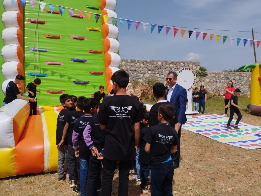 Mardin'de dezavantajlı öğrenciler çocuk festivaliyle doyasıya eğlendi