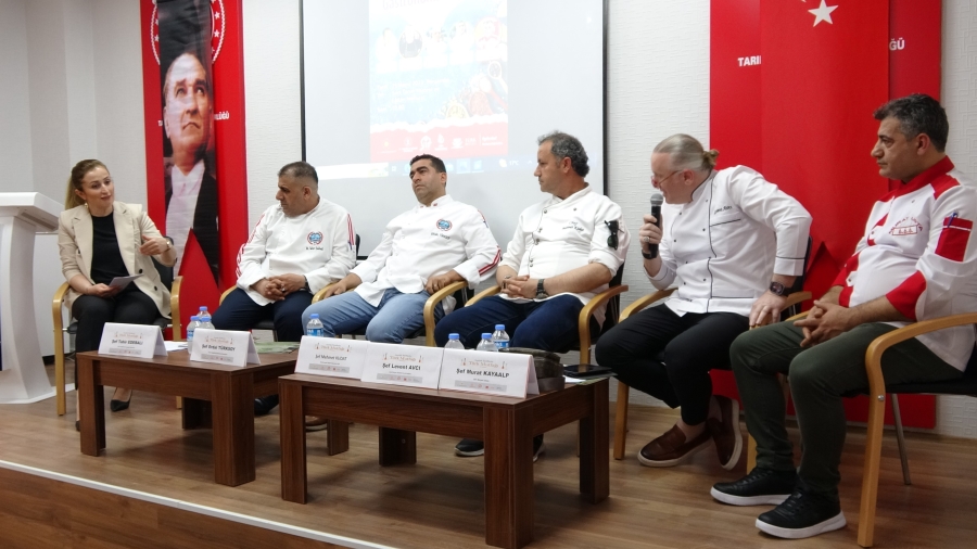 Siirt'te gastronomi panelinde Türk mutfağı ve yöresel yemekler ele alındı