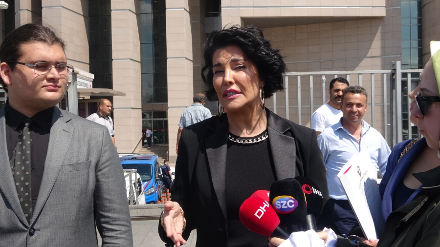 Eski manken Deniz Akkaya, sanatçı Haluk Levent'in şikayeti üzerine ifade verdi