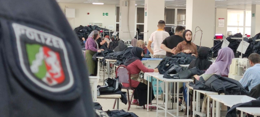 Alman polislerinin üniformaları Bingöl’den