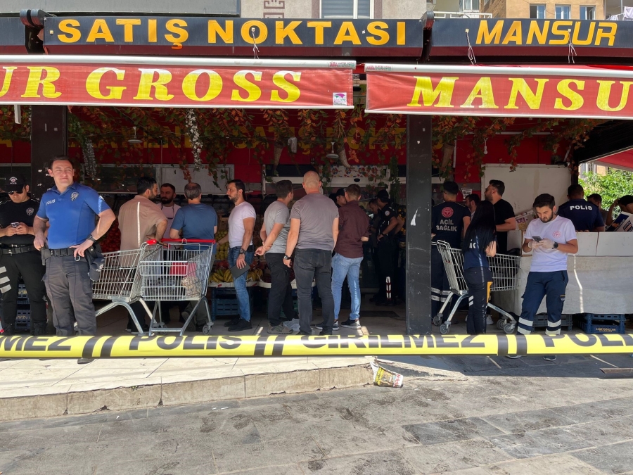 Diyarbakır’da arazi anlaşmazlığı yüzünden iki kardeş markette uğradığı silahlı saldırı sonucu hayatını kaybetti.