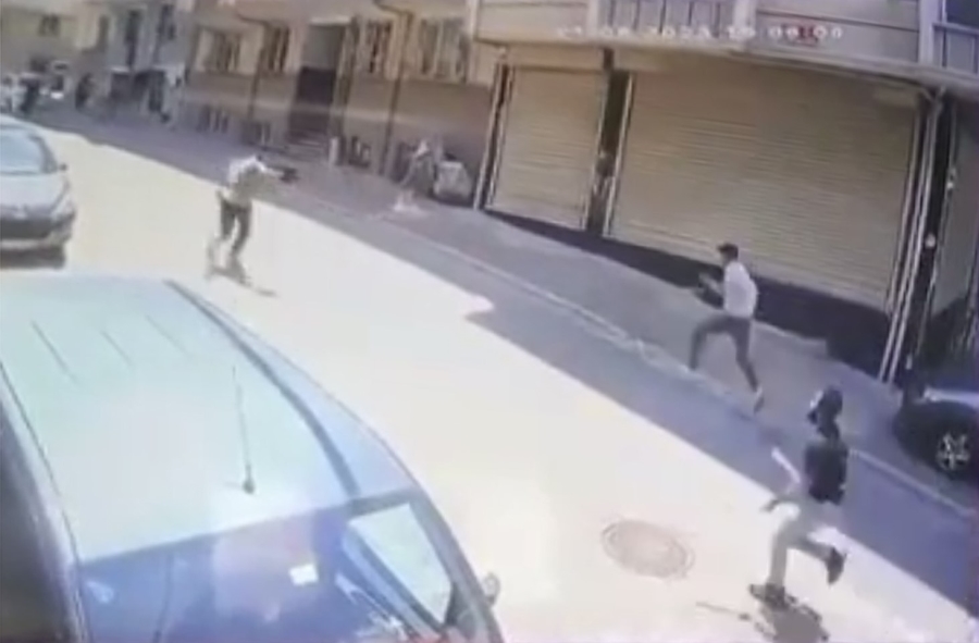İstanbul'da gençlerin laf atma kavgası kanlı bitti: 1 ölü, 1 yaralı