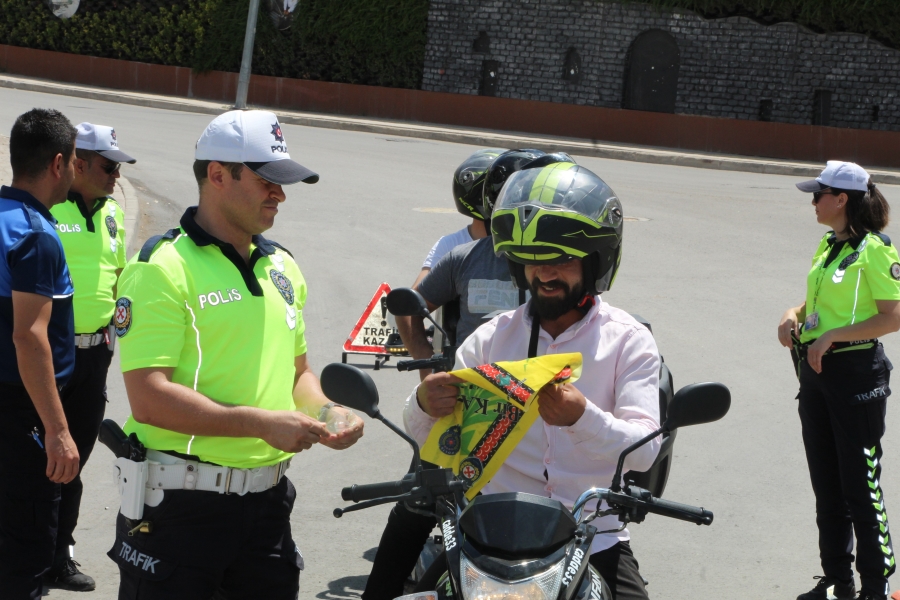 Şırnak’ta motosiklet sürücülerine kask denetim