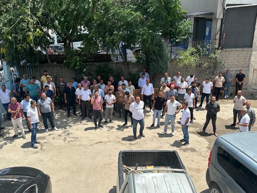 Kozluk Belediyesi çalışanları iş bırakma eyleminde