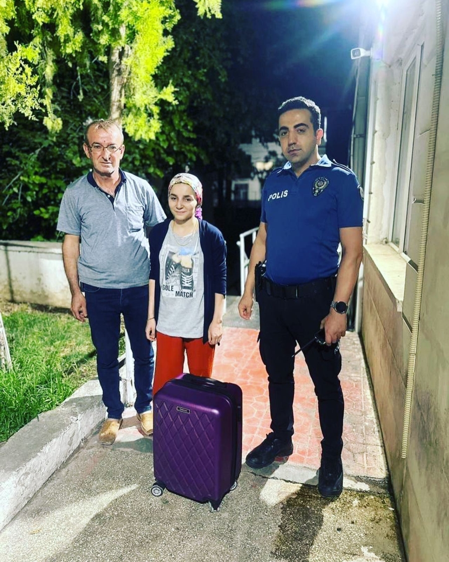 Karıştırılan çantadan çıkan 350 bin TL değerindeki ziynet eşya sahibine teslim edildi