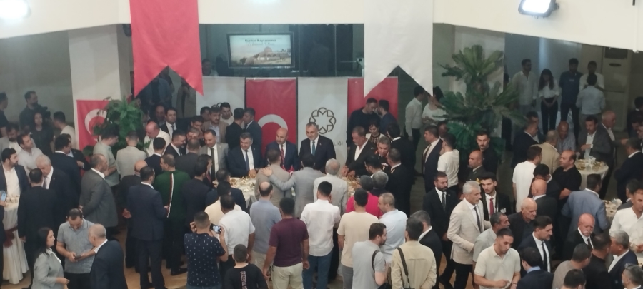 Bakan Işıkhan, Mardin'de vatandaşlarla bayramlaştı