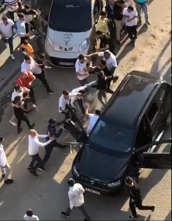 Cizre’de bayram günü taşlı sopalı kavga 3 yaralı