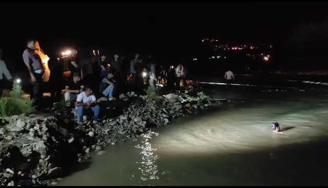 Sason Çayı'na giren 3 çocuk kayboldu: 1 çocuğun cansız bedenine ulaşıldı