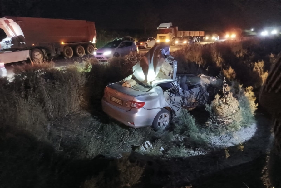 Diyarbakır'da otomobil ile traktör çarpıştı: 1 ölü, 3 yaralı