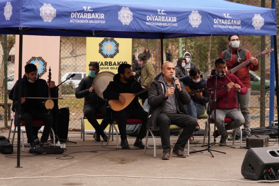 Vatandaşlar 'Küçede Sanat Var' ile moral buluyor