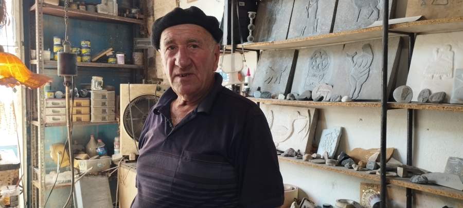 Annesinin memleketi Mardin'e gelen Suriyeli heykeltıraş 40 yıldır taşlara hayat veriyor