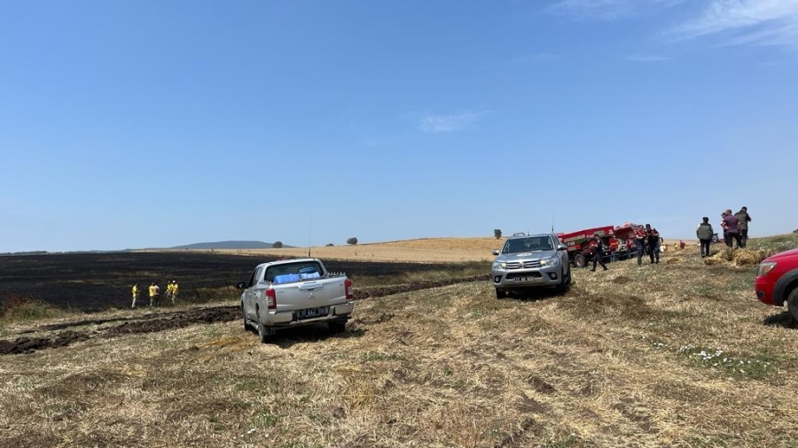 Çanakkale’de arpa tarlasında yangın