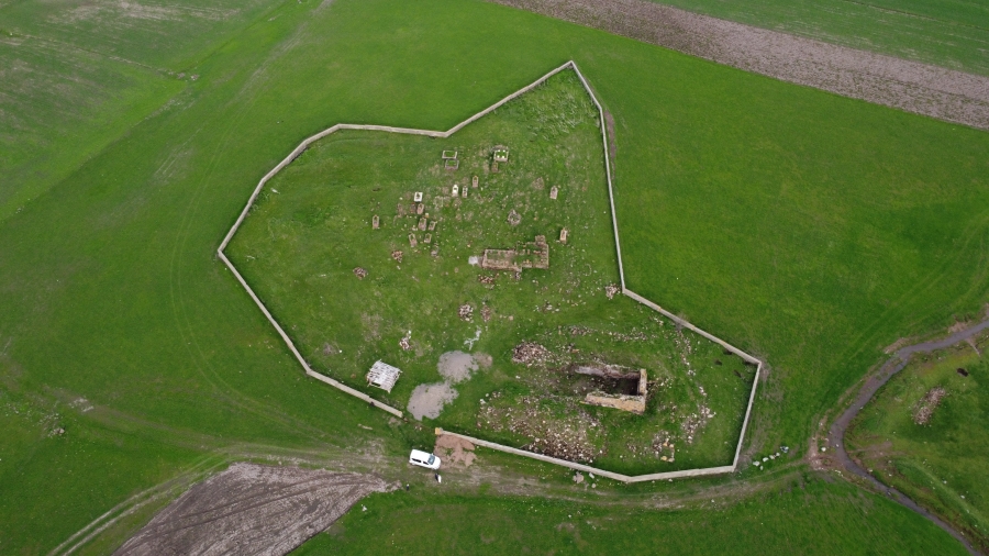 Bitlis’te 557 yıllık tarihi mescit yok olma tehlikesiyle karşı karşıya