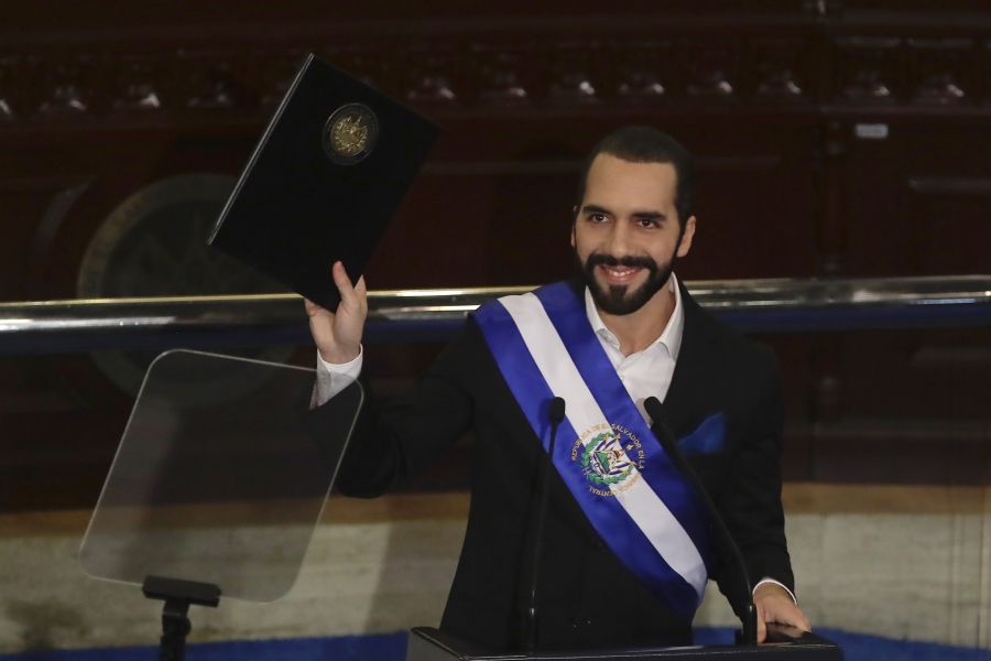 El Salvador Başkanı Bukele, anayasa yasağına rağmen yeniden aday gösterildi