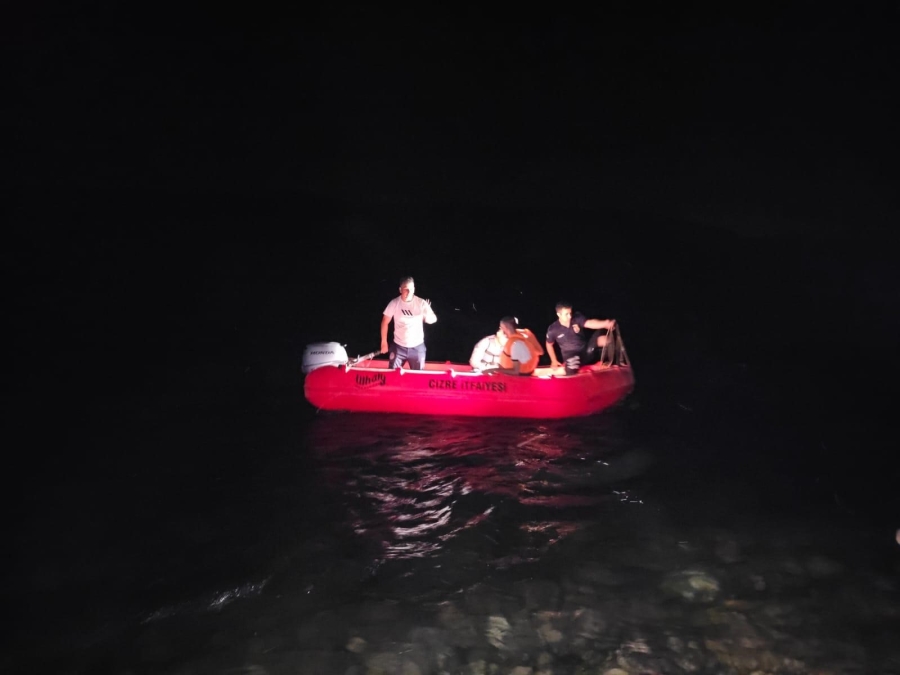 Dicle Nehri'nde mahsur kalan 2 kişi kurtarıldı