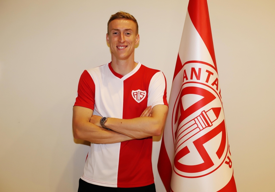 Antalyaspor, Adam Buksa'yı transfer etti