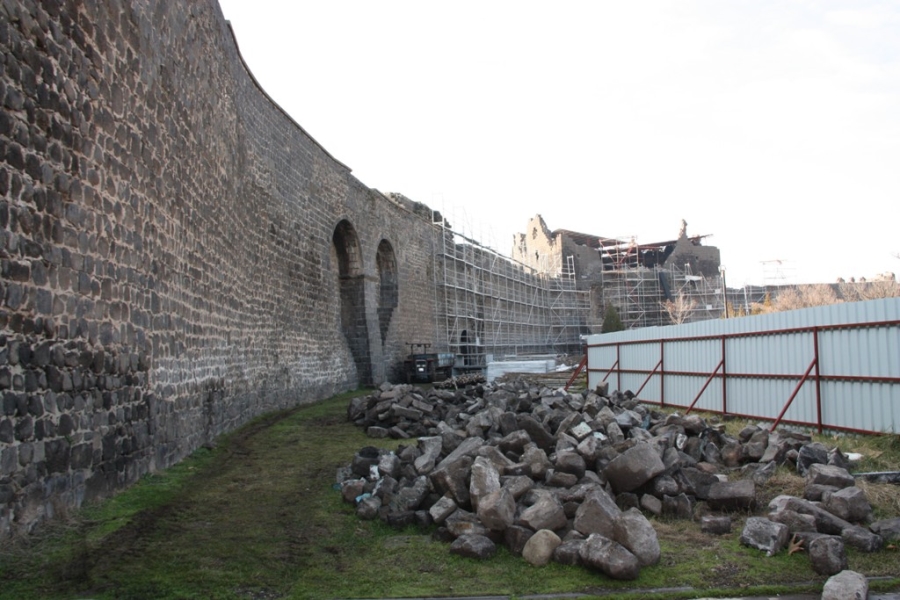UNESCO Dünya Kültür Mirası Listesinde bulunan Diyarbakır surları ihya ediliyor