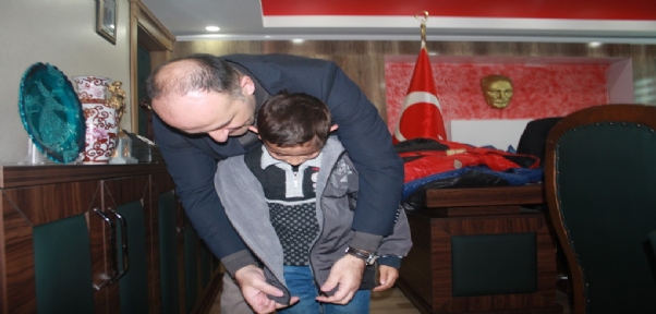 BEYTÜŞŞEBAPLI ÇOCUKLARIN BAYRAK SEVGİSİ KARŞILIKSIZ KALMADI