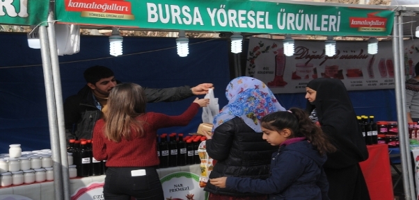 ŞIRNAK`IN CİZRE İLÇESİNDE AÇILAN YÖRESEL ÜRÜNLER FUARI SONA ERDİ