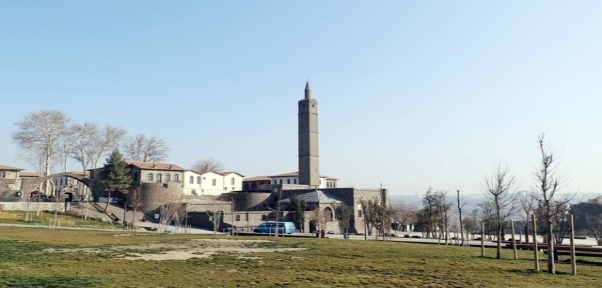 TERÖRLE ANILAN DİYARBAKIR`DAN TARİHİ GÜZELLİKLERİ İLE ANILAN DİYARBAKIR`A
