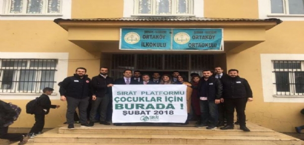 SIRÂT İNSANİ YARDIM PLATFORMUNDAN ULUDERELİ ÖĞRENCİLERE YARDIM
