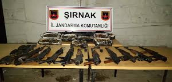 ŞIRNAK`TA 7 KALEŞNİKOF ELE GEÇİRİLDİ