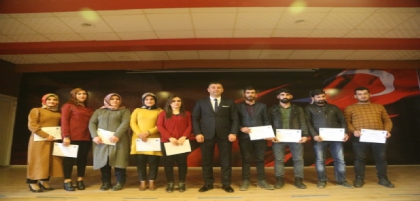 SİLOPİ`DE KURSİYERLER İÇİN SERTİFİKA TÖRENİ DÜZENLENDİ