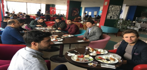 SAĞLIK-SEN ÜYELERİ İDİL`DE KAHVALTI PROGRAMINDA BİRARAYA GELDİ