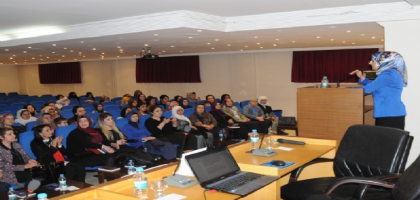 ŞIRNAK`TA"AİLE VE ÇOCUK İLİŞKİSİ"KONFERANSI