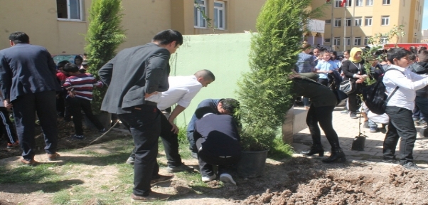 SİLOPİLİ ÖĞRENCİLERDEN ÖRNEK DAVRANIŞ