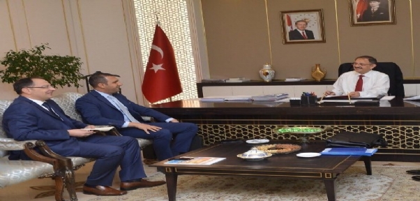 ŞIRNAK BELEDİYE BAŞKANI BEDİRHANOĞLU, KENTİN İHTİYAÇLARINI BAKAN ÖZHASEKİ`YE İLETTİ