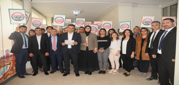ŞIRNAK`TA EĞİTİMCİLERDEN MEB`İN PERFORMANS SİSTEMİNE TEPKİ