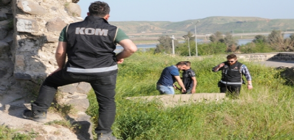CİZRE`DE KOM POLİSİNDEN UYUŞTURUCU DENETİMİ